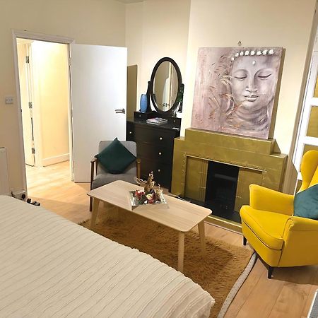 Central London Chinatown 1 Bedroom 1 Bathroom Flat Exterior photo